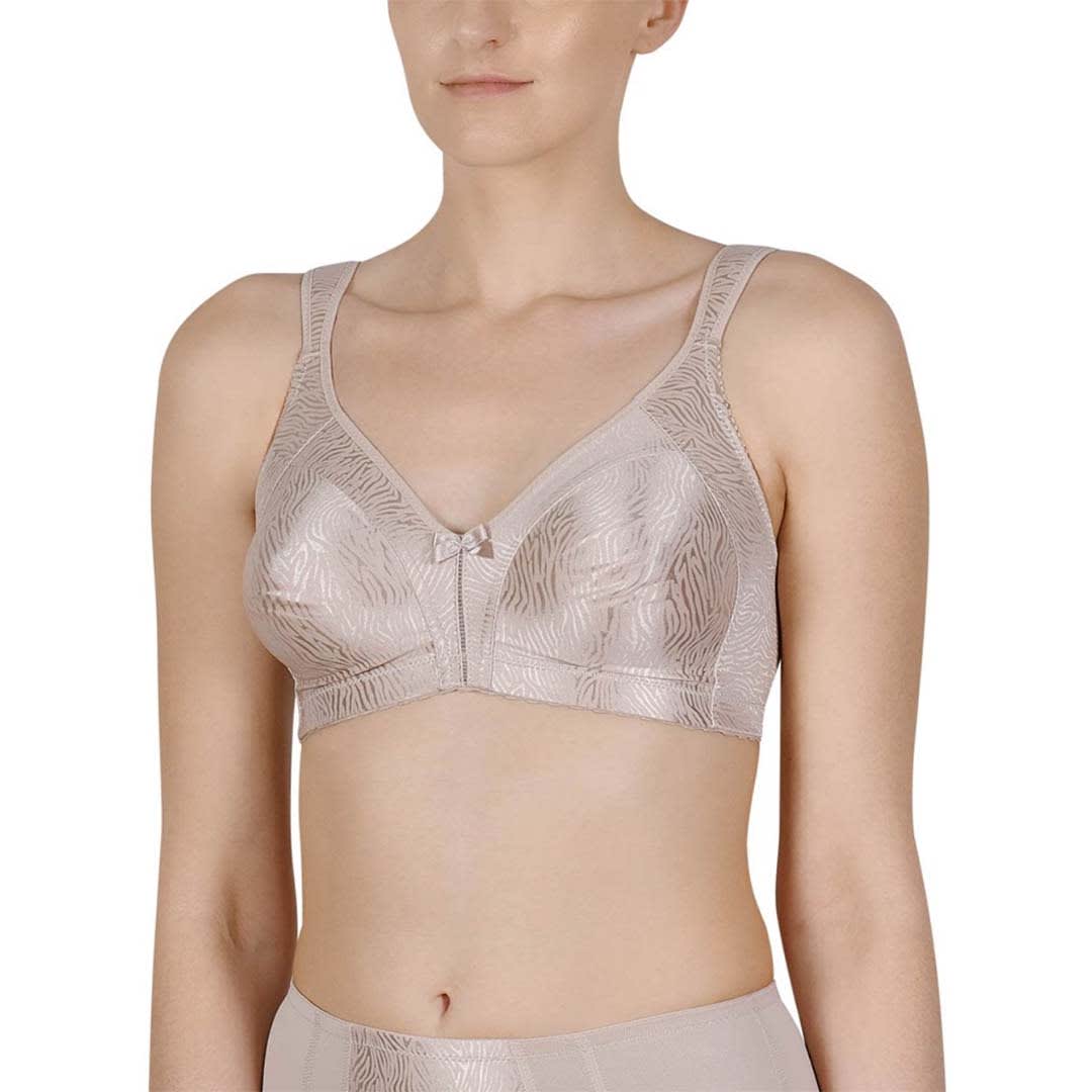 Minimiser with wide comfort strap