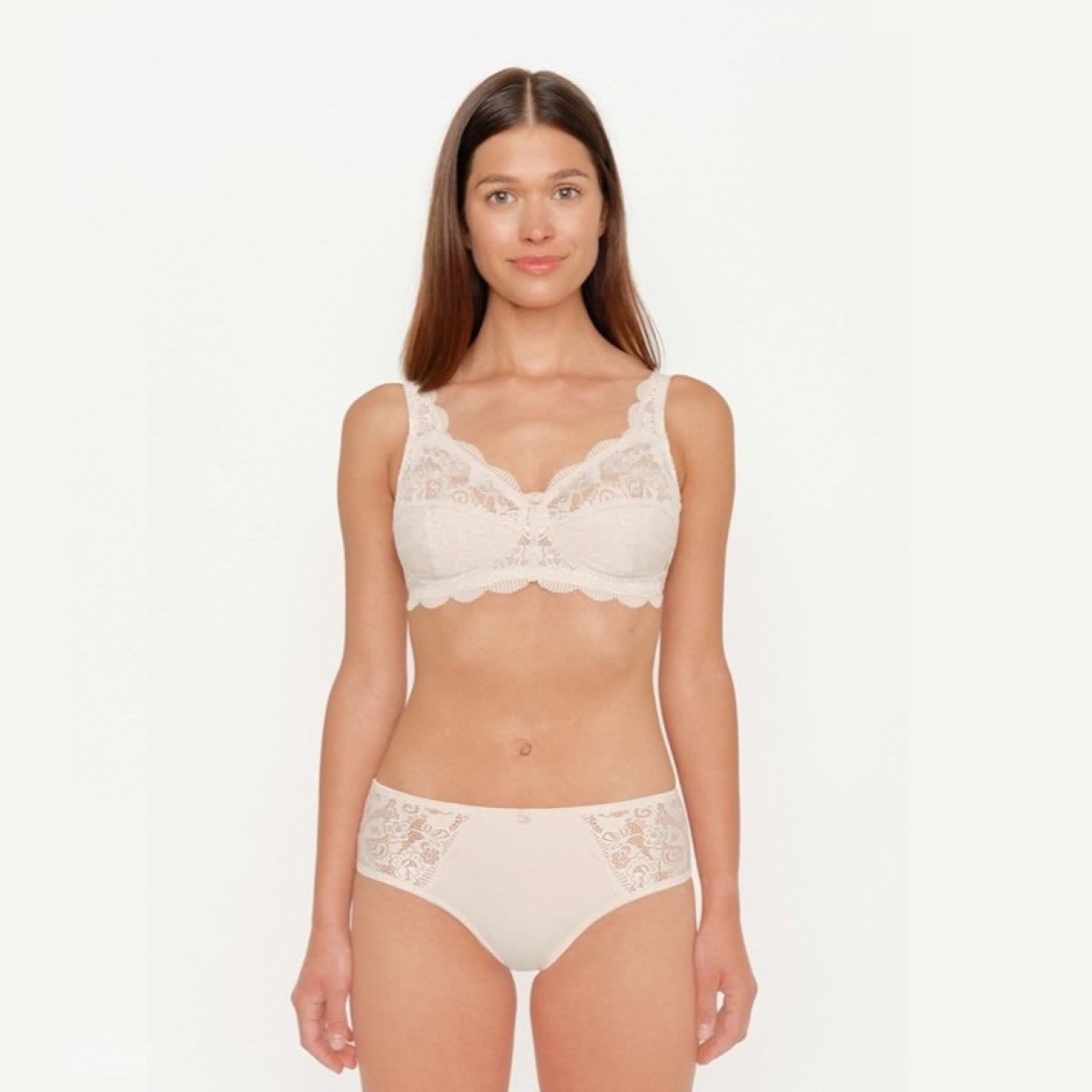 Latina Wirefree Soft Cup Bra