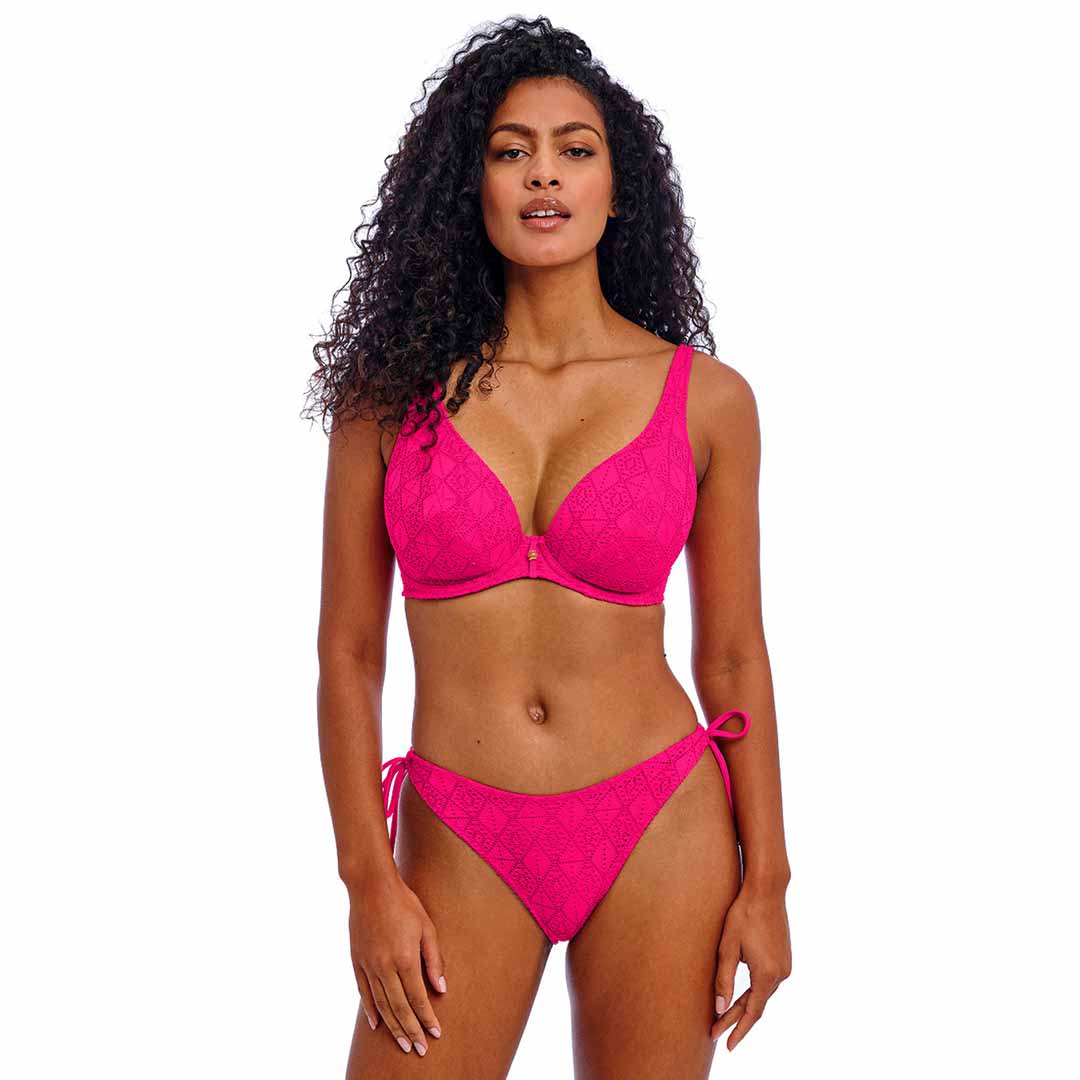 Nomad Nights High Apex Bikini Top